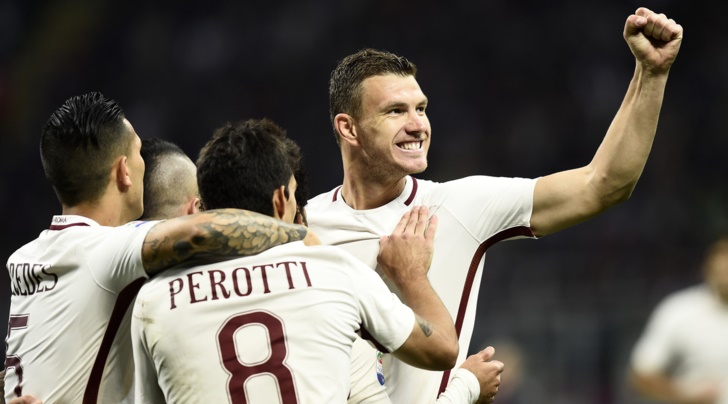 «Рома» забила четыре мяча в ворота «Милана» и приблизилась к «Ювентусу»