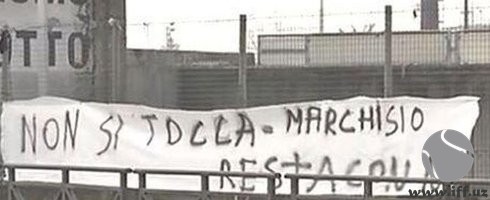Фанаты «Ювентуса» вывесили баннер у базы клуба, призвав не продавать Маркизио