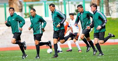 В чемпионате Узбекистана был проведён матч с арбитрами за воротами